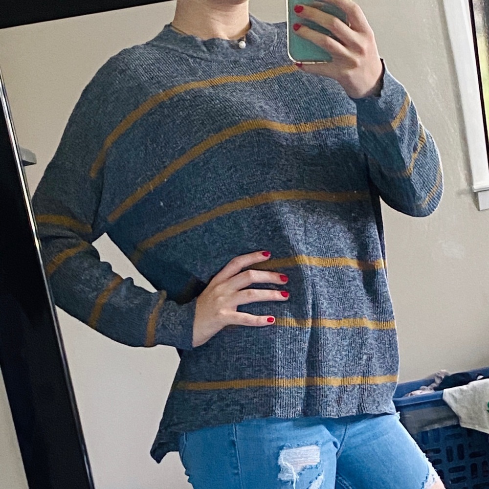 American Eagle loose sweater